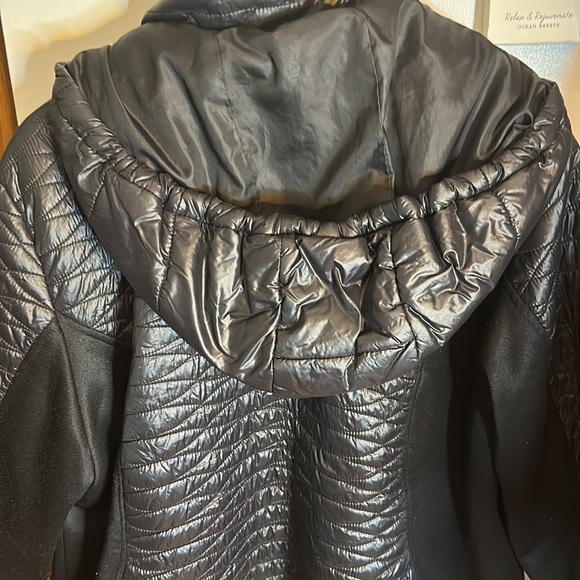 Details quilted Black Winter Jacket - Picture 4 of 7